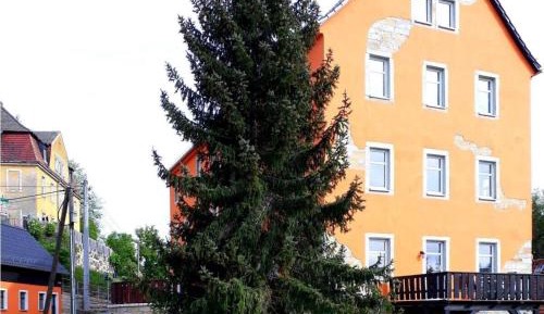 Three-Bedroom Holiday Home 