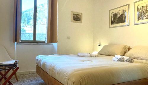 Two-Bedroom Deluxe Apartment with Balcony