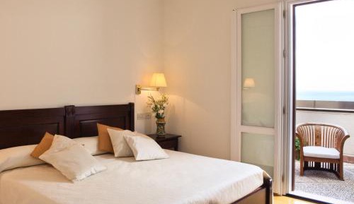Double Room with Partial Sea View