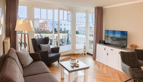 One-Bedroom Apartment with Balcony