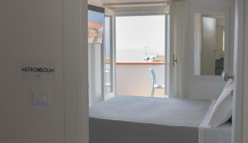 Double Room with Balcony and Sea View