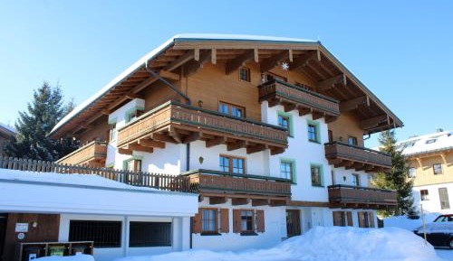 Apartment with Mountain View