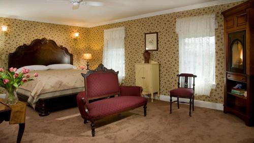 King Suite with Spa Bath