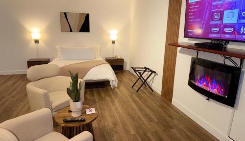 Suite with Hot Tub