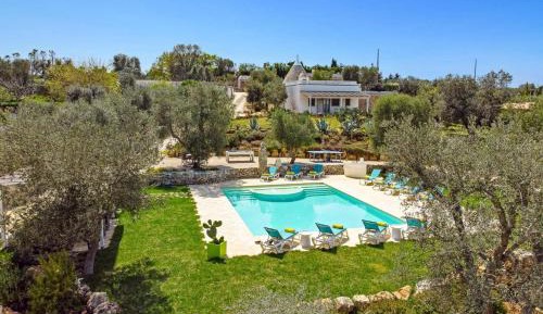 Six-Bedroom Villa 