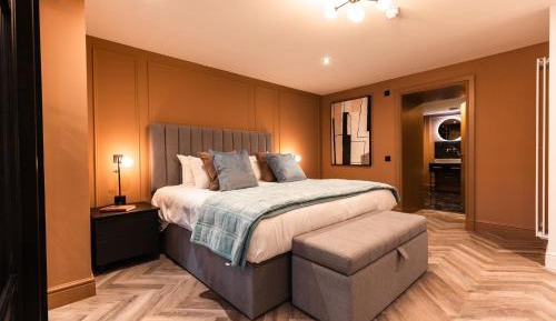 Superior One-Bedroom Apartment