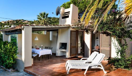 Villa with Garden View