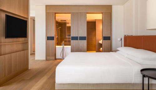 Executive King Suite - Club Lounge Access