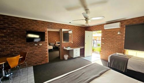 Deluxe Family Suite