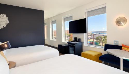 Queen Room with Two Queen Beds with Water View