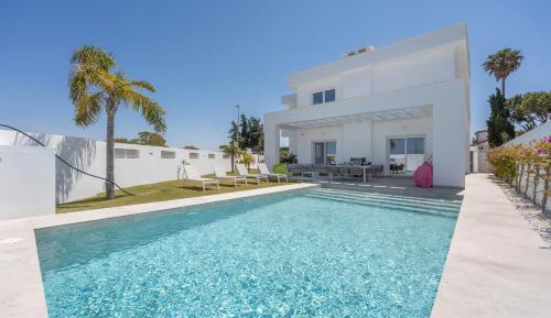 Villa with Garden View