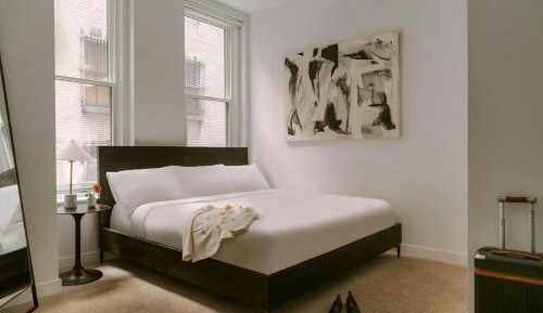 One-Bedroom Apartment with Queen and Sofa Bed - Mobility Accessible with Transfer Shower