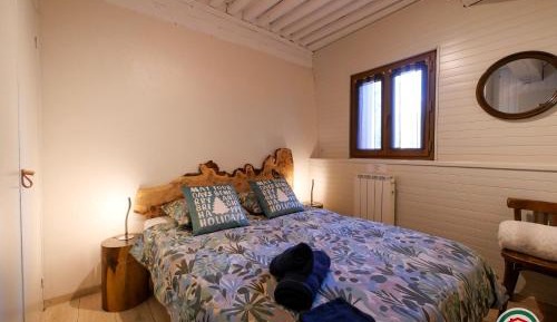 Three-Bedroom Apartment with Balcony
