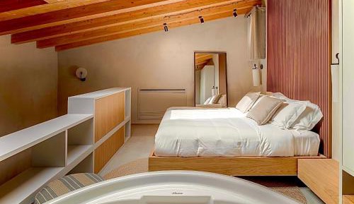 King Room with Spa Bath
