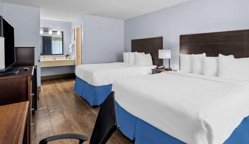 Queen Room with Two Queen Beds - Non-Smoking