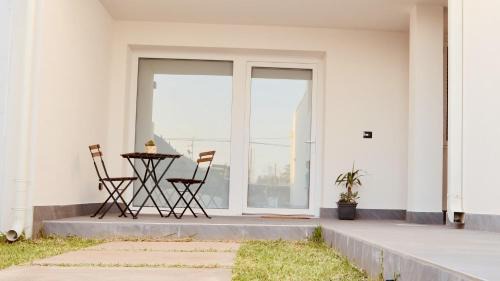 Deluxe One-Bedroom Apartment with Garden View