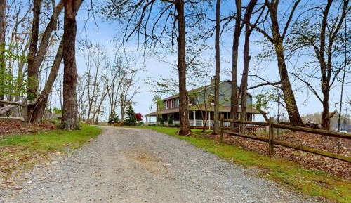 Six Bedroom Holiday Home