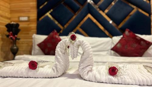 Deluxe Double Room (2 Adults + 1 Child)