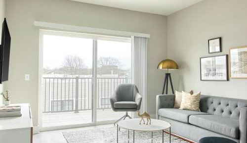 One-Bedroom Apartment with Balcony