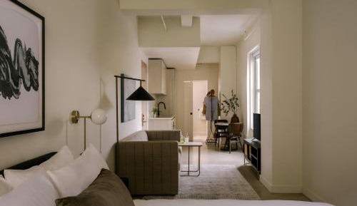 Studio Apartment with Queen Bed