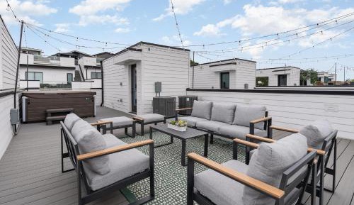Eight-Bedroom Holiday Home