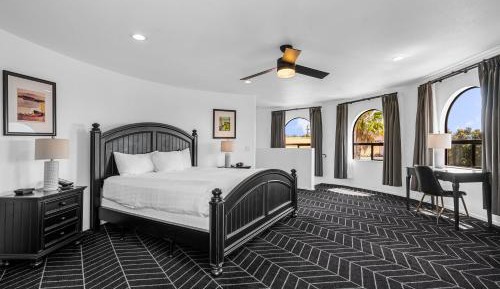 Penthouse Suite, 1 King Bed, Fireplace & Patio, Non-Smoking