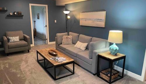 Two-Bedroom Apartment with Mountain View