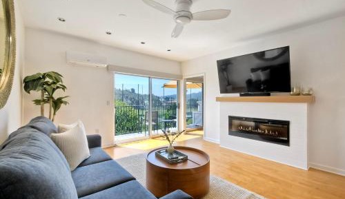 Apartment with Pool View 