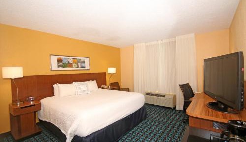 Guest Room with Two Double Beds and Tub - Mobility and Hearing Accessible