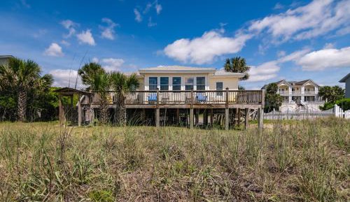 Three-Bedroom Holiday Home 