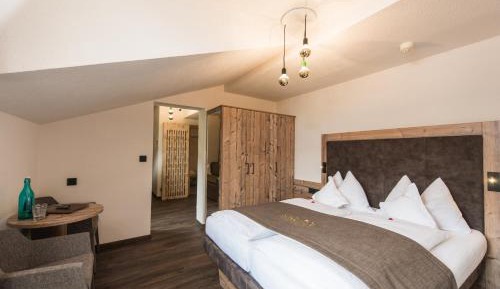 Junior Suite with Garden View
