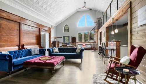 Seven-Bedroom House