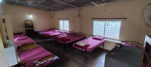 10-Bed Mixed Dormitory Room