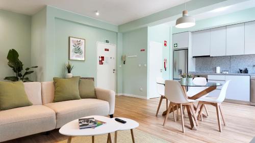 Apartment with Park View