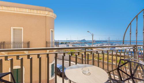 Deluxe Suite with Sea View