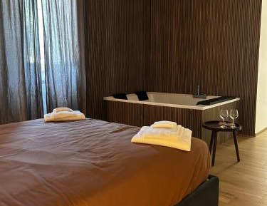 King Suite with Spa Bath