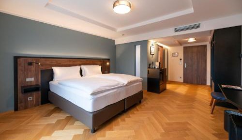 Large Double Room