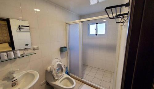 Quadruple Room with Private Bathroom