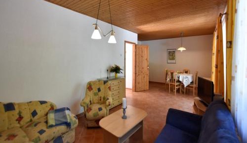 One-Bedroom Holiday Home
