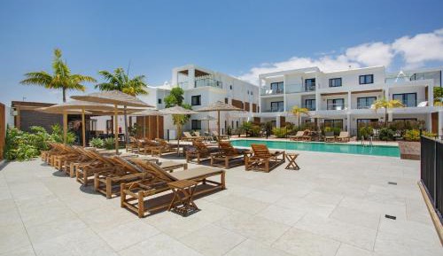 Superior One-Bedroom Apartment with Balcony