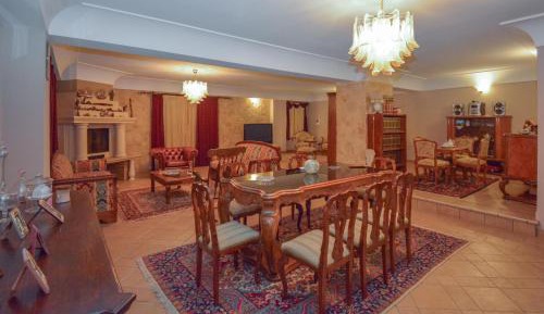 Five-Bedroom Holiday Home
