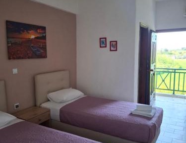 Studio (2 Adults)