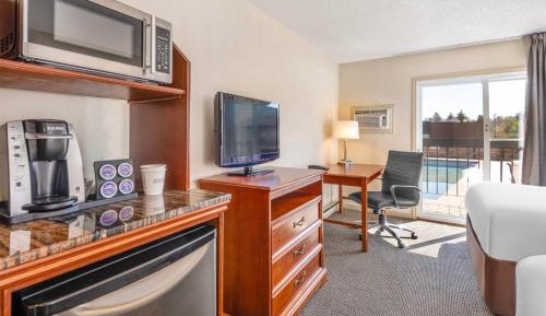 Queen Room with Two Queen Beds and Pool View -  Non-Smoking