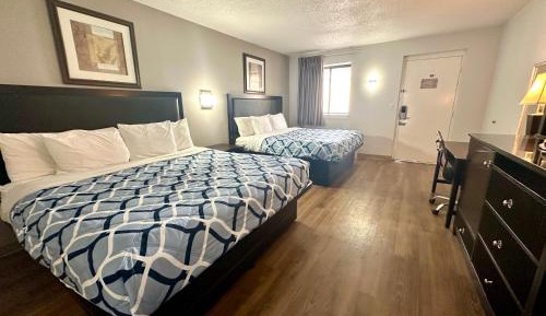 King Room with Two King Beds - Smoking