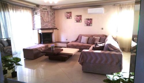 Three-Bedroom Apartment with Balcony
