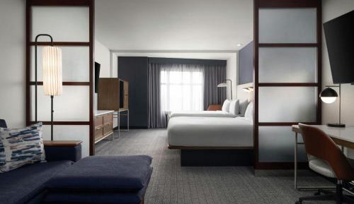 Large Queen Room