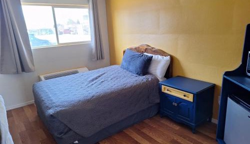 Single Room with Private Bathroom