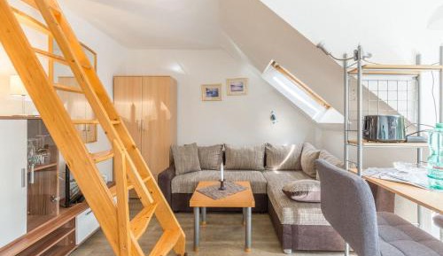 One-Bedroom Apartment with Shower