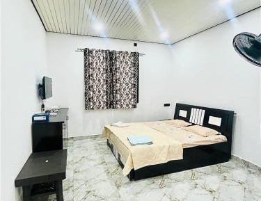Deluxe Double Room (2 Adults + 1 Child)