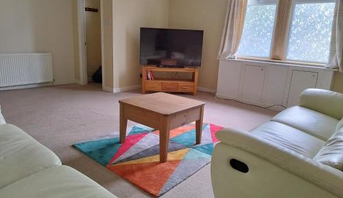 Deluxe Two-Bedroom Apartment with Garden View
